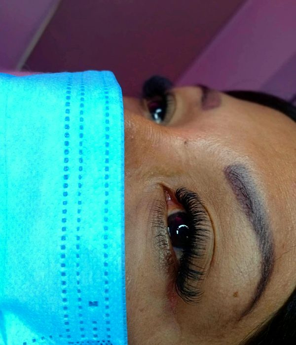 Extensiones de pestañas Studio DanieeLash